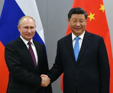 Си Цзиньпин поблагодарил Путина за его противостояние попыткам вбить клин между РФ и КНР